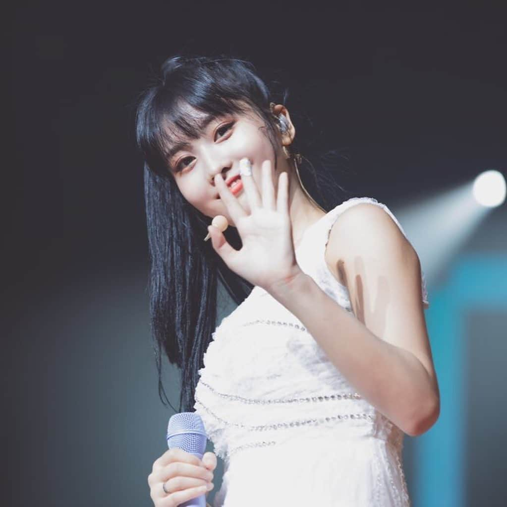 モモさんのインスタグラム写真 - (モモInstagram)「♡ [Fantaken] 190817 - TWICELIGHTS in KL -  #MOMO #트와이스 #모모 #平井もも #もも #TWICE © terpsichore」8月27日 20時28分 - momojype