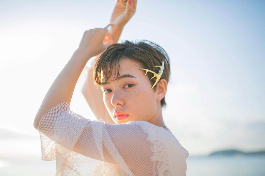 金子真由美さんのインスタグラム写真 - (金子真由美Instagram)「* short hair 💛 * 🌻summer style 🌴🐠 * hair make @kanekomayumi12  photo @fukudahitomi610  model @iammana15 * #かねこアレンジ #ショートヘア #ショートヘア女子 #麦わら帽子 #麦わら帽子アレンジ #夏メイク #ショートボブ #ショートカット #ショート女子 #ショートスタイル」8月27日 20時21分 - kanekomayumi12