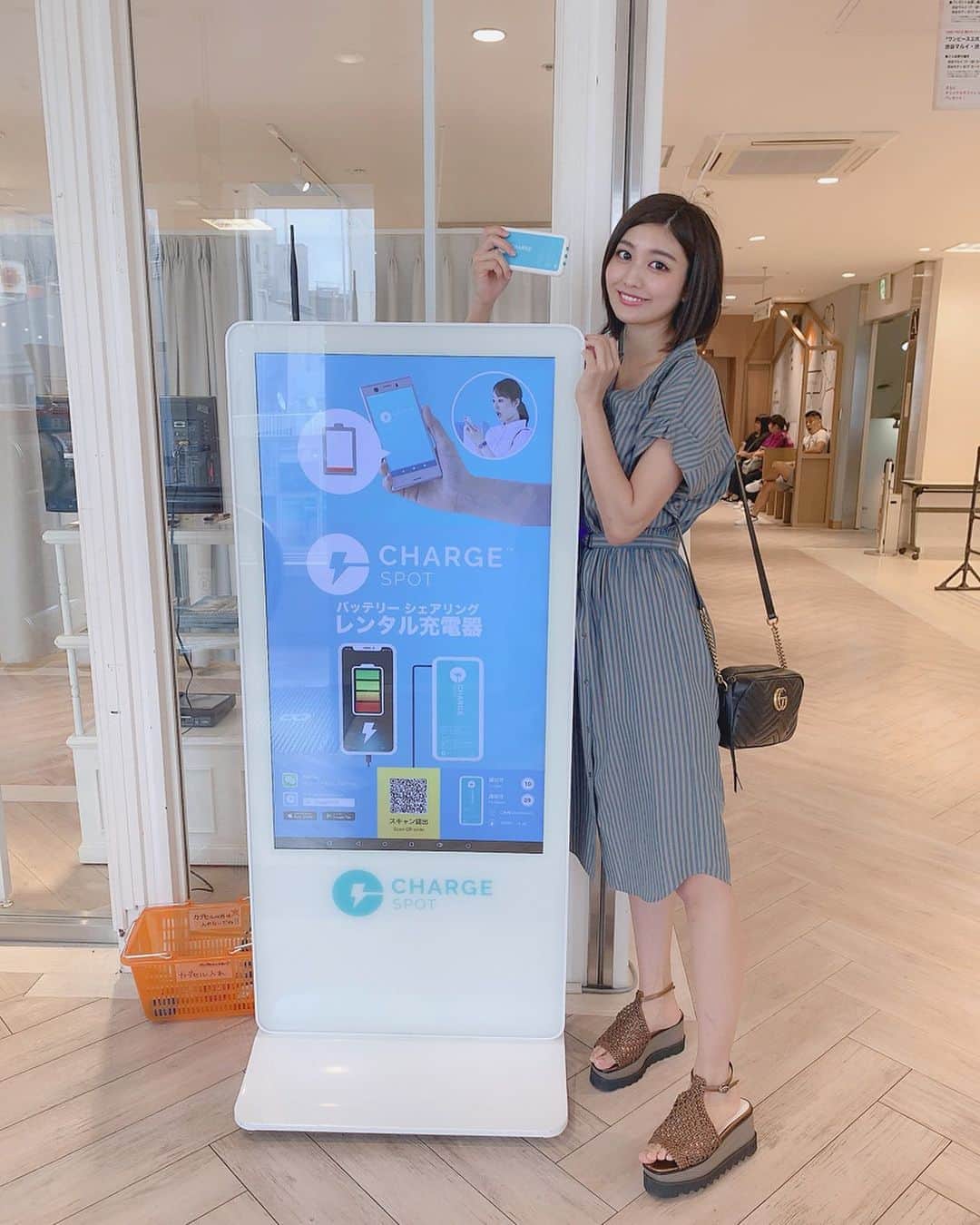 のインスタグラム：「かわいいピカチュウのCMで話題のチャージスポット！﻿ ちょうど充電なくて困ってたのでレンタルしてみた☺️﻿ アプリがあればすぐに借りれるし、本当あちこちにあるから返却も楽チンでとっても便利🙆‍♀️❤️﻿ ﻿ 充電がない！﻿ そんな時は！﻿ CHARGESPOT！﻿ @chargespot_jp﻿ #PR ﻿ ﻿ #ピカ充﻿ #chargespot﻿ #チャージスポット﻿ #ピカチュウ﻿ #スマホ充電器﻿ #充電ないあるある﻿ #どこでも借りれてどこでも返せる」