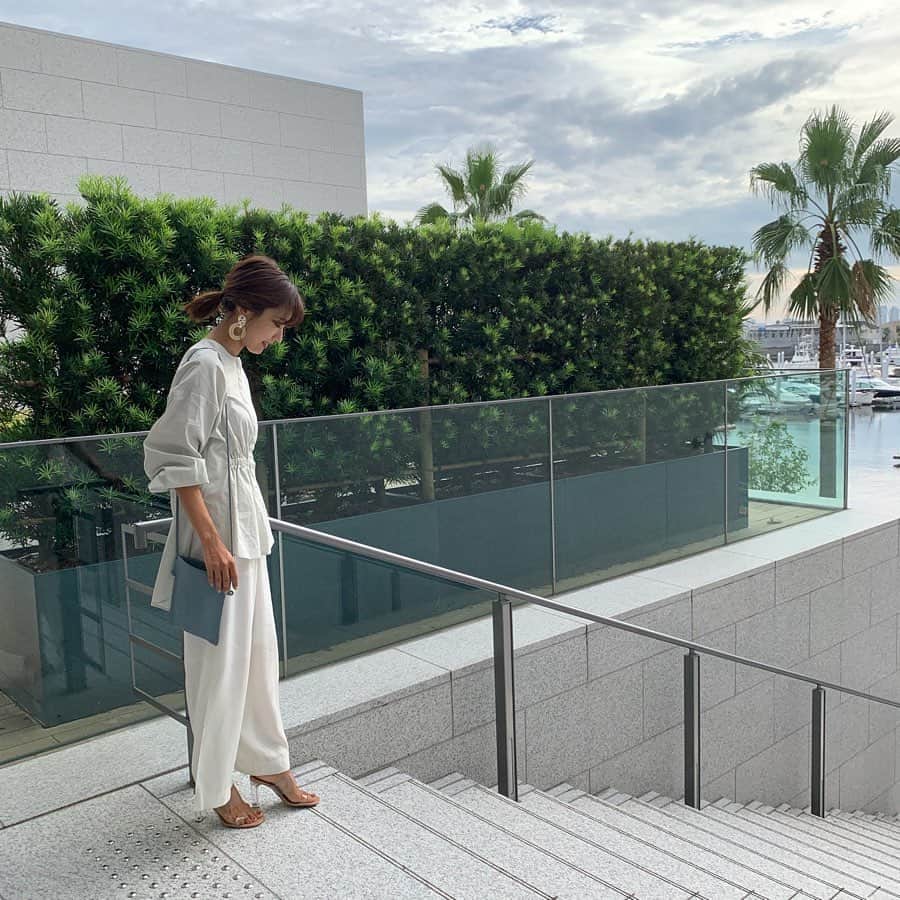 Hiromi Ｍaedaさんのインスタグラム写真 - (Hiromi ＭaedaInstagram)「@normbyhiron AW 第一弾が届き、早速GLAYを🐘♡ ・ ・ こちらは8/29(thu)~販売です✔︎✨ ・ ・ ・ tops #normbyhiron pants #fredsegal accessory #seadsmara  bag #myclozette shoes #zara」8月27日 20時35分 - hiron953