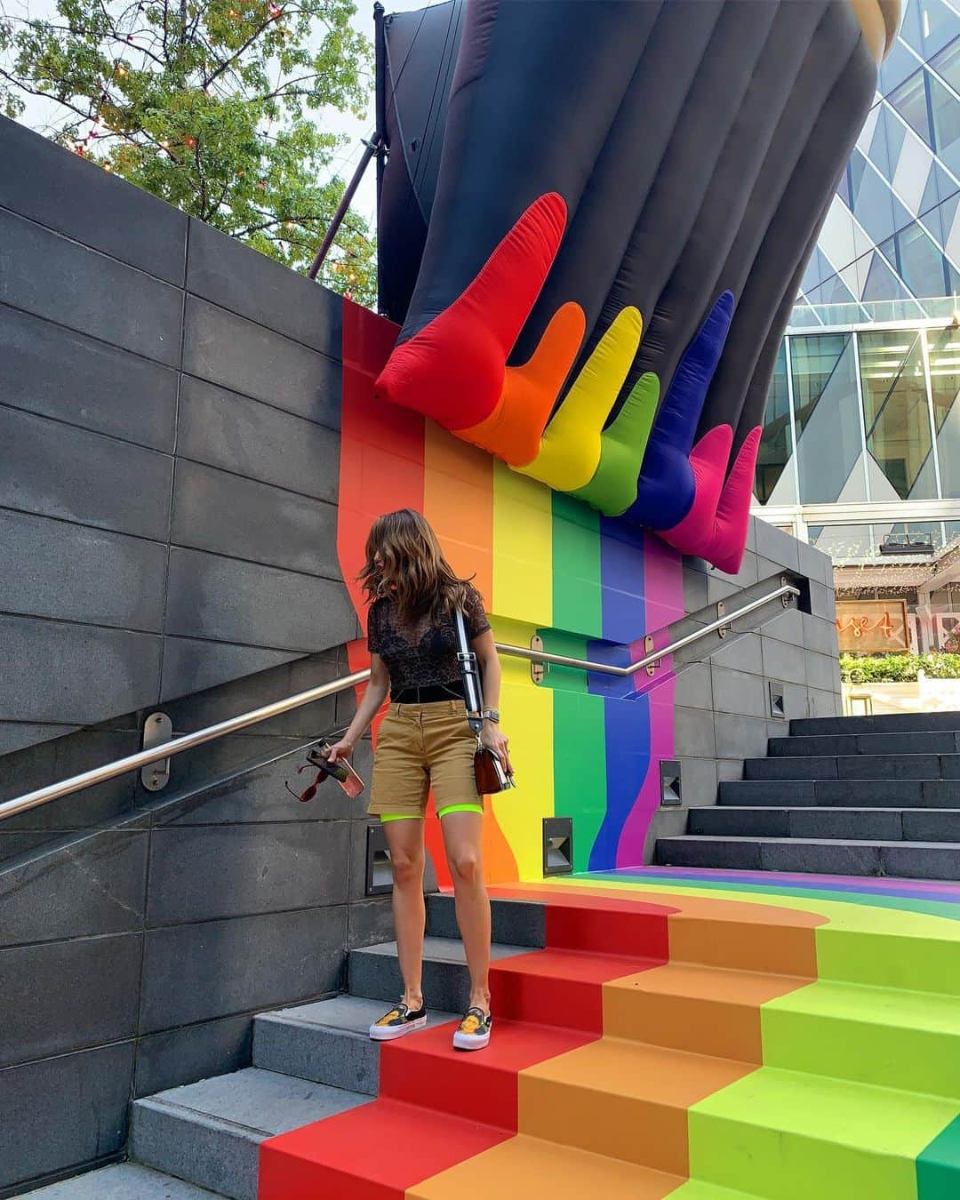 デビー・ライアンさんのインスタグラム写真 - (デビー・ライアンInstagram)「went hunting for these pride stairs in Manchester 🎨✨ I’m obsessed with them and the cute couples that helped navigate me and when we all took photos of each other 🌈」8月27日 20時42分 - debbyryan