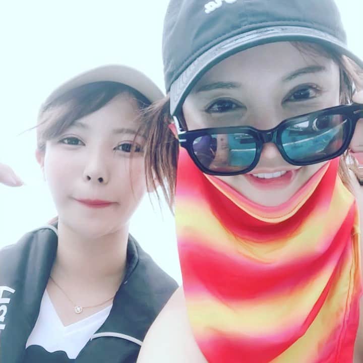 里美ゆりあのインスタグラム：「カツオ2匹釣れて1年前のリベンジ果たせて良かったぁヽ(｡ゝω・｡)ﾉ キハダは釣れなかったけどまた真鯛と共に再チャレンジ(*>▽<*)ゞ 自分でカツオ捌いたけど難しかった(*ฅ́˘ฅ̀*) 来月は五目釣り楽しみ〜♡♡ #釣りガール #釣り #釣り女子 #釣り好きな人と繋がりたい #カツオ#剛樹#竿#キラキラ#summer #海釣り」