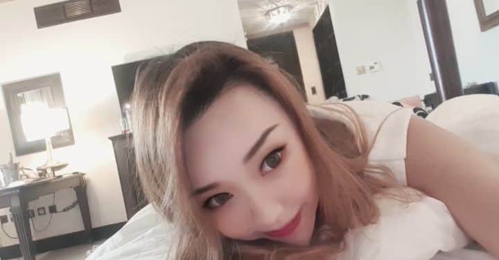 Nicole Chenのインスタグラム：「When you need to relax in the room #travel #relax Hi Doha」