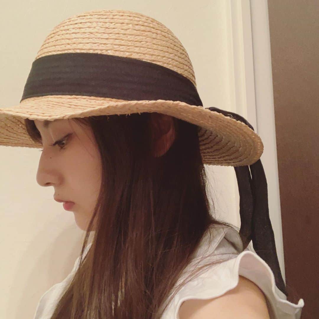 林萌々香さんのインスタグラム写真 - (林萌々香Instagram)「麦わら帽子👒 後ろがリボンなの可愛い♡」8月27日 21時24分 - momoka_hayashi