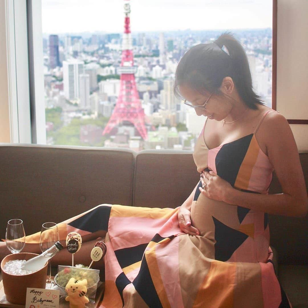 Andaz Tokyo アンダーズ 東京さんのインスタグラム写真 - (Andaz Tokyo アンダーズ 東京Instagram)「Celebrating honeymoons, anniversaries and now #Babymoons 👶🏻🌙💕 :: お子様が生まれる前に夫婦水いらずの時間を過ごすBabymoonをご存知ですか？ 👶🏻🌙 遠出をしなくてもリュクスなホテルステイならリラックスしてお過ごしいただけますよ! :: 📸 Special thanks to @mello_yello_jen」8月27日 21時33分 - andaztokyo