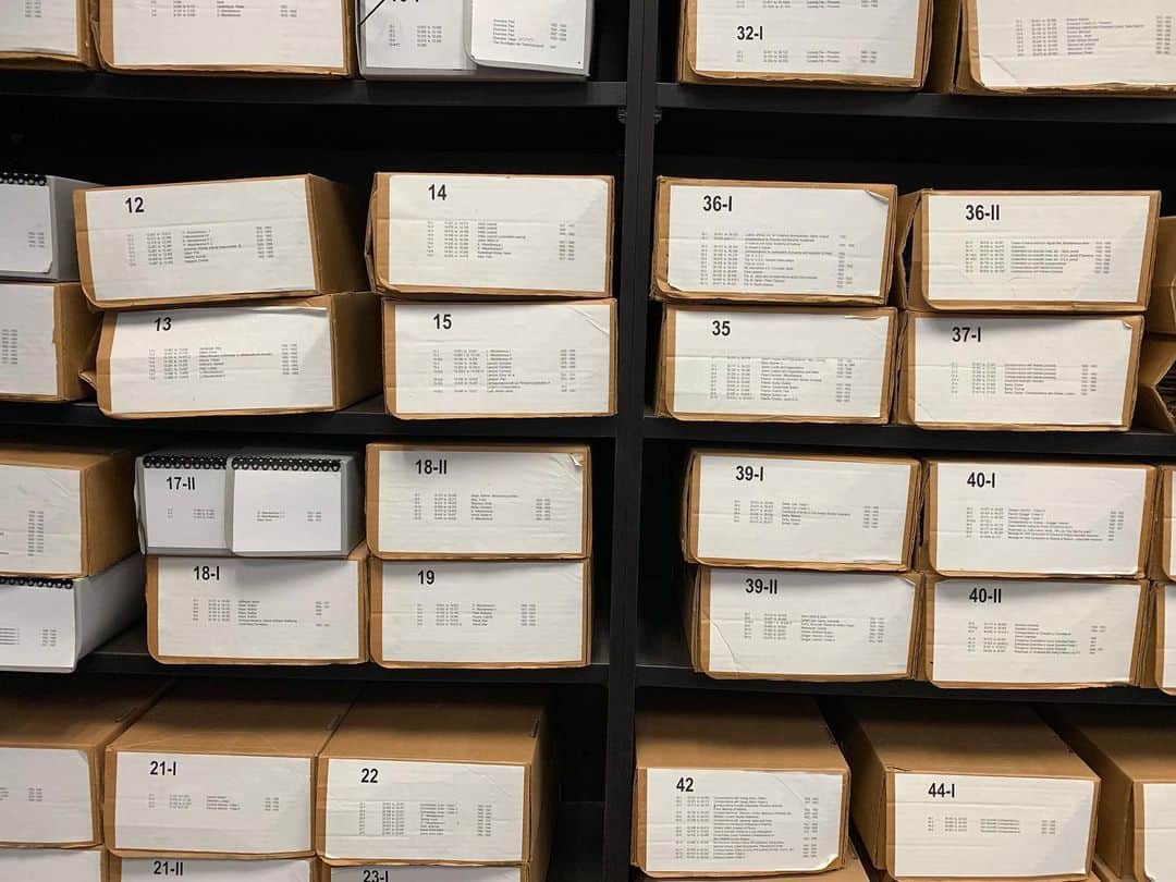 アルベルト・アインシュタインさんのインスタグラム写真 - (アルベルト・アインシュタインInstagram)「The Albert Einstein Archives is home to thousands of documents from the famed physicist. We could spend hours going through these boxes.」8月27日 21時36分 - alberteinstein