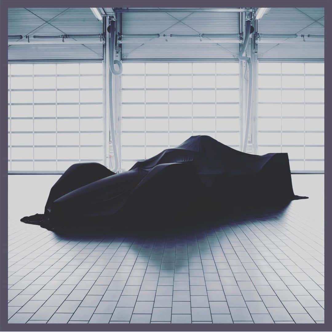 アンドレ・ロッテラーさんのインスタグラム写真 - (アンドレ・ロッテラーInstagram)「Who can’t wait to see our @porsche.formulae car livery? Come play tomorrow 6pm on http://twitch.tv/porsche to unlock it through a video game ! @tagheuer #startfromzero @boss」8月27日 21時51分 - andre_lotterer