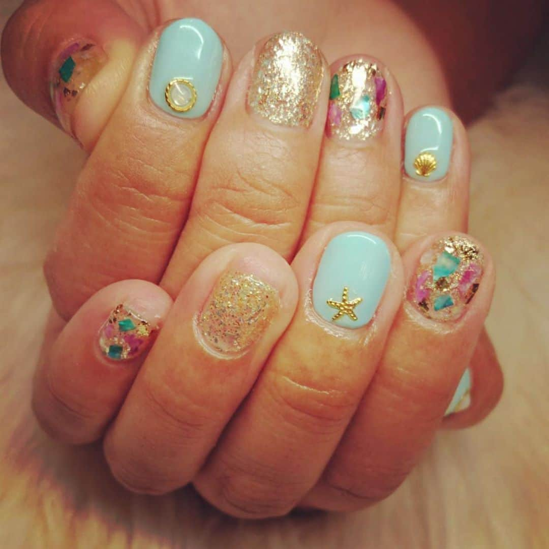 木原梢さんのインスタグラム写真 - (木原梢Instagram)「Newネイル♡♡♡ 最後のサマーネイル💅 サボテンが上に伸びてきた🌵  #LANI #お喋りも楽しみのひとつ #久しぶりにテンション上がった #爪かわいい #ふわちゃん #サボテン #どこまで伸びるの？ #お水のあげすぎに注意 #もうすぐ秋 #夏が終わっちゃうのはさみしい」8月27日 21時57分 - kozu0917