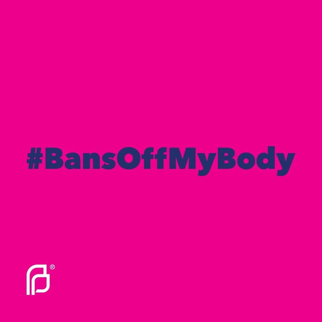 Third Eye Blindさんのインスタグラム写真 - (Third Eye BlindInstagram)「Today, over 130 musicians and artists are standing with Planned Parenthood. Join us & @arianagrande @spaceykacey @billieeilish @tpain @nickiminaj  Who’s with us? Sign the petition: text BANSOFF to 22422  #BansOffMyBody @ppfa @ppact」8月27日 22時00分 - thirdeyeblind
