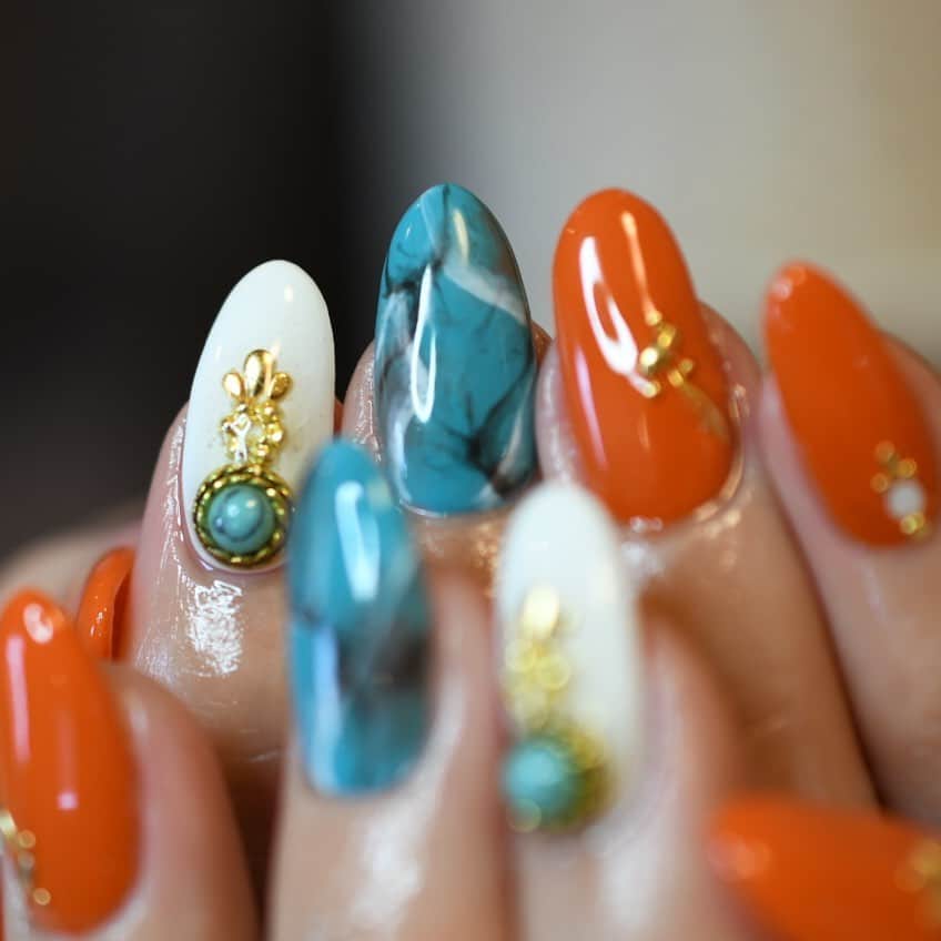 Yuka Maeda ::manicurelistのインスタグラム：「. . 大阪市北区 梅田.中崎町.駅から徒歩7分🚶‍♀️ CADENAS nail eyelash  マツエクアカウント @cadenaseyelash LINE:@ cadenas 🆔検索🙋‍♀️ tel:06-4792-8617. cadenas.nail@gmail.com. . #ネイル #ジェルアート #大人かわいい #梅田ネイル #堂山町 #大人ネイル #個性派ネイル #クリアネイル #ジェルネイル #nail #notd #ニュアンスネイル #instanail #ワンカラー #夏ネイル  #ネイルデザイン #ongels #美甲 #osaka  #ジェルデザイン #cadenas #指甲 #spring #Insatnails #fashion #シアーネイル #うる艷ネイル #トレンドネイル  #ラストサマー #ラストサマーネイル」