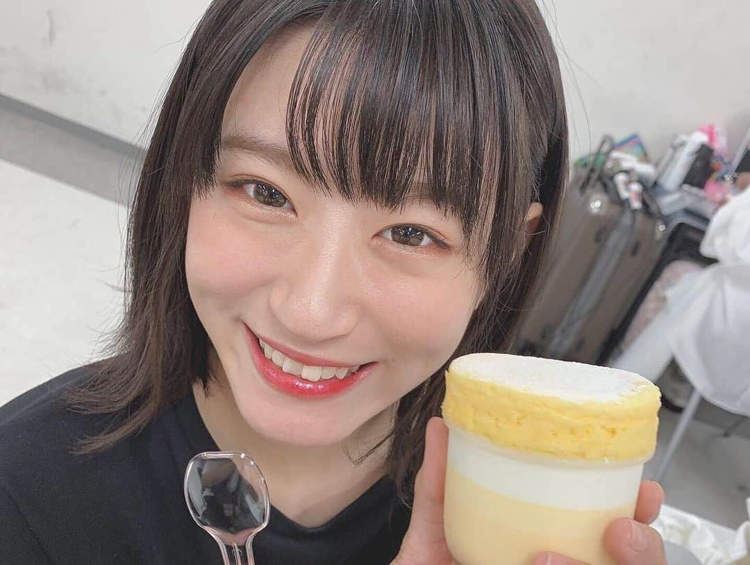 上西怜さんのインスタグラム写真 - (上西怜Instagram)「⠀ ⠀ ⠀ 美味しいものたくさん食べた☺️✨💓 ⠀ ⠀ #プリン #エクレア☺️💓 #差し入れ #ありがとうございます😢💙 #ソフトクリーム #一口どうぞ😌 ⠀ ⠀ ⠀」8月27日 22時14分 - jonishi_rei