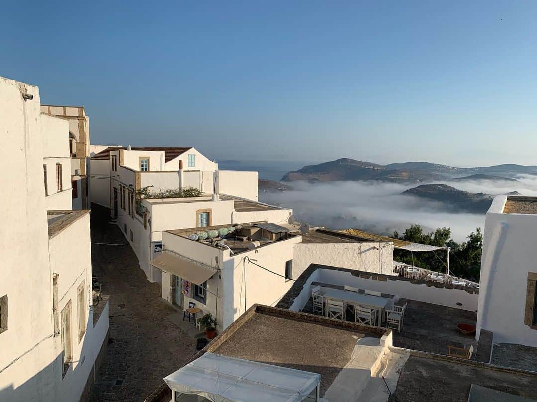ポール・ベタニーさんのインスタグラム写真 - (ポール・ベタニーInstagram)「Patmos. Sea mist from the Hora.」8月27日 22時19分 - paulbettany