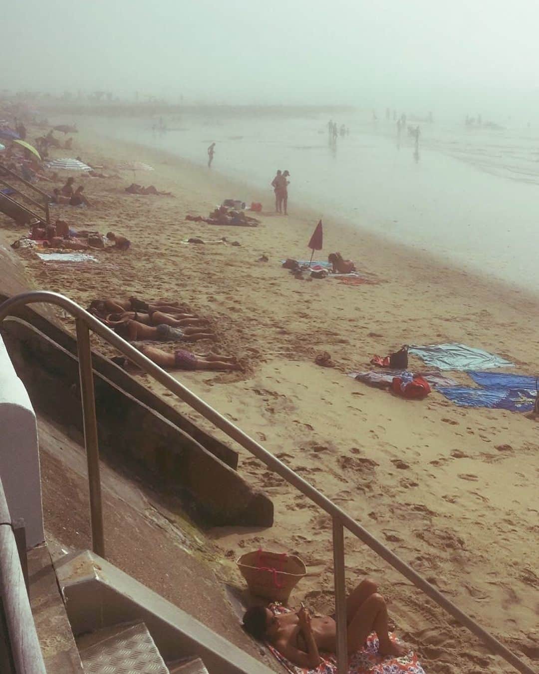 カロリーヌ・ド・メグレのインスタグラム：「Foggy 🇫🇷」