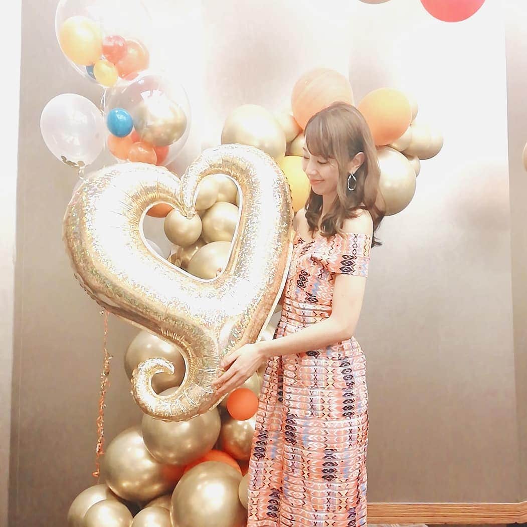 杉山由紀子のインスタグラム：「やっとご報告♥️ * この度、世界的に有名なArtistryの 第２期" Artistry Studio Passionista " に💄✨✨ (@artistrystudioofficial )* * 全国から17名の選出ということで、 本当にこれからたくさん情報発信できるように、がんばります😌 * みなさま宜しくお願いします✨ * * #artistry #artistrystudio #passionista #アーティストリー #アーティストスタジオ #パッショニスタ #たのしみ #わくわく #make #beauty #girl #最新コスメ」