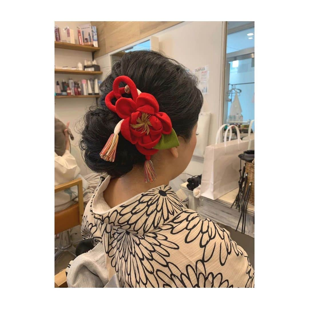 Dcolorさんのインスタグラム写真 - (DcolorInstagram)「✂︎ . お祭りの際、ご来店いただいたお客様。 . 混雑の中、ありがとうございました🙇‍♀️ . . #麻布十番#美容室#ヘアメイク#ヘアセット#ヘアアレンジ#ヘアスタイル#浴衣#浴衣レンタル#浴衣ヘア#浴衣女子 #浴衣男子#浴衣姿#ルーズアップ#おだんごヘア #お団子アレンジ  #浴衣で花火#着付け#カップルプラン#浴衣デート#ペア割#学割#浴衣散歩#花柄#花火大会#夏#yukata#麻布十番祭り#dcolor和装 . @ako.dcolor」8月28日 8時15分 - hairdcolor