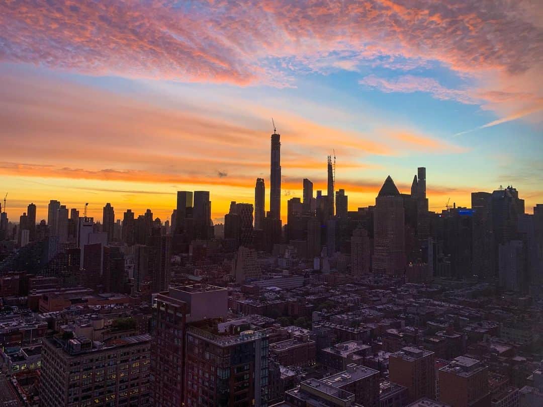 のインスタグラム：「Always good times NYC ✌🏼❤️🗽」