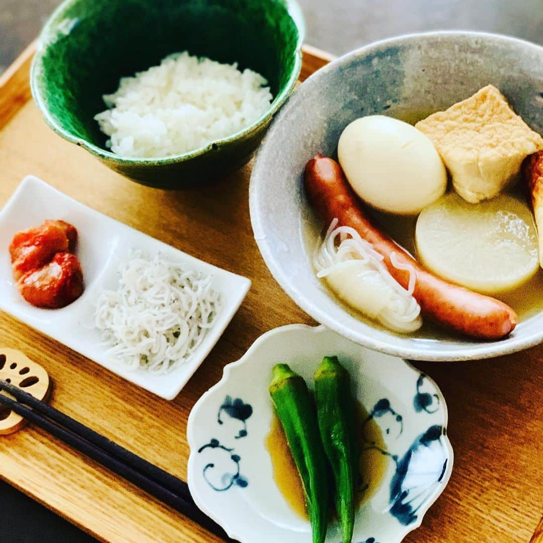 大草直子さんのインスタグラム写真 - (大草直子Instagram)「おはようございます☀夕飯ではないよ。朝ごはん。おでん大好き。好きなメニュー第３位くらい！朝からたくさん食べて、今日も頑張ろう♡ #おでんは夫の手作りだよ #すごいね #今日のAMARC は @yamawakiriko さんのメニュー @amarc_official  #感謝の朝でした」8月28日 8時44分 - naokookusa