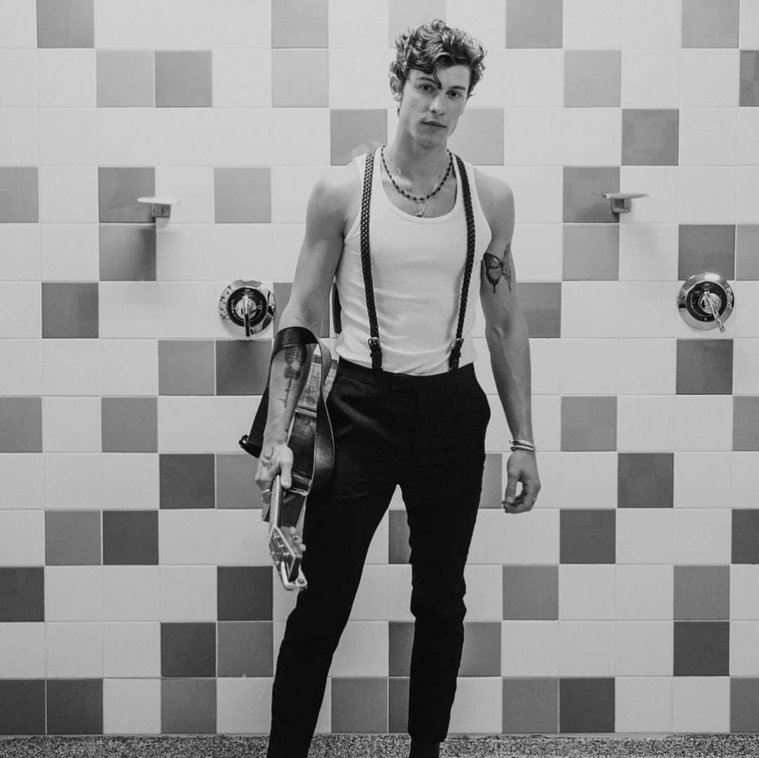 ショーン・メンデスさんのインスタグラム写真 - (ショーン・メンデスInstagram)「🖤」8月28日 0時18分 - shawnmendes