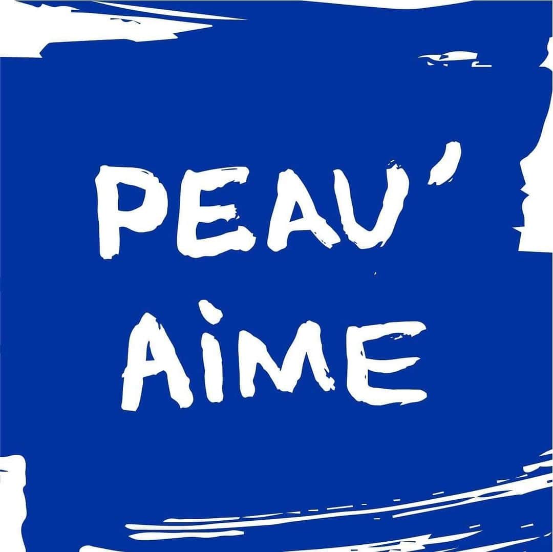 のインスタグラム：「Notre petit mot du jour !  Our sweet word today !  #word #castelbajac #paris #brand #fashion #poetry」