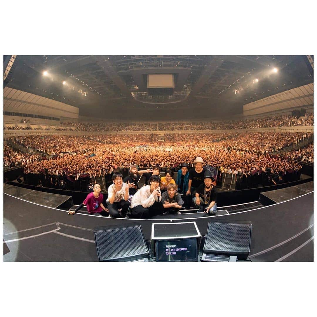 ONE OK ROCK WORLDさんのインスタグラム写真 - (ONE OK ROCK WORLDInstagram)「- #repost @yoji_noda - Yokohama Day1.  Taka そして タイタンゾンビーズのみんなありがとうございました🔥  #AAGT #antiantigenerationtour2019  #Yokohama #IKIJBIKI 📷Yao Takeshi - How gorgeous collab!」8月28日 0時38分 - oneokrockworld