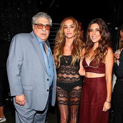 New York Times Fashionさんのインスタグラム写真 - (New York Times FashionInstagram)「"It's great to be here celebrating 20 years of The Sopranos at the first-ever #VMAs in Jersey," said Jamie-Lynn Sigler when she, Drea De Matteo, and Vincent Pastore reunited to present the best pop award — to New Jersey's own @jonasbrothers. "I got a problem. I don't recall anyone asking me if they could do an awards show here, you know," Pastore joked.」8月28日 0時39分 - nytstyle