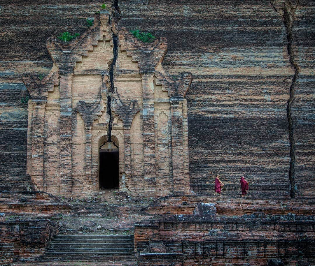 Cory Richardsさんのインスタグラム写真 - (Cory RichardsInstagram)「Throughout the journey to summit Southeast Asia’s highest peak, Hkakabo Razi, the team and I passed by many religious sites such as Mingun Pahtodawgi near Mandalay, pictured here.  This site has a fascinating history. These remains are the intentionally unfinished stupa project of King Bbodawpaya. The building of the temple took a tremendous toll on the state and resources and, as a result, a false prophecy was created to slowly stop the project. The prophecy has many iterations since creation, but it generally stated that when the project was complete the king would die. At abandonment, Mingun Pahtodawgi stood only 1/3 of it’s intended 150 meter height.  King Bodawpaya also had a 90 ton bell cast to accompany the pagoda, and it still, to this day, holds the record of the 2nd largest ringing bell in the world.  Thanks to @stevemccurryofficial for his tireless and beautiful work that has inspired me and so many other photographers. So much of what we create is reimagined images by those who have come before us. For their guidance, I'm eternally indebted.  Shot #onassignment for #NatGeo Magazine’s article “How A remote Peak in Myanmar Nearly Broke an Elite Team of Climbers”  #adventure #travel #culture #burma #myanmar #mingunpahtodawgyi」8月28日 0時49分 - coryrichards