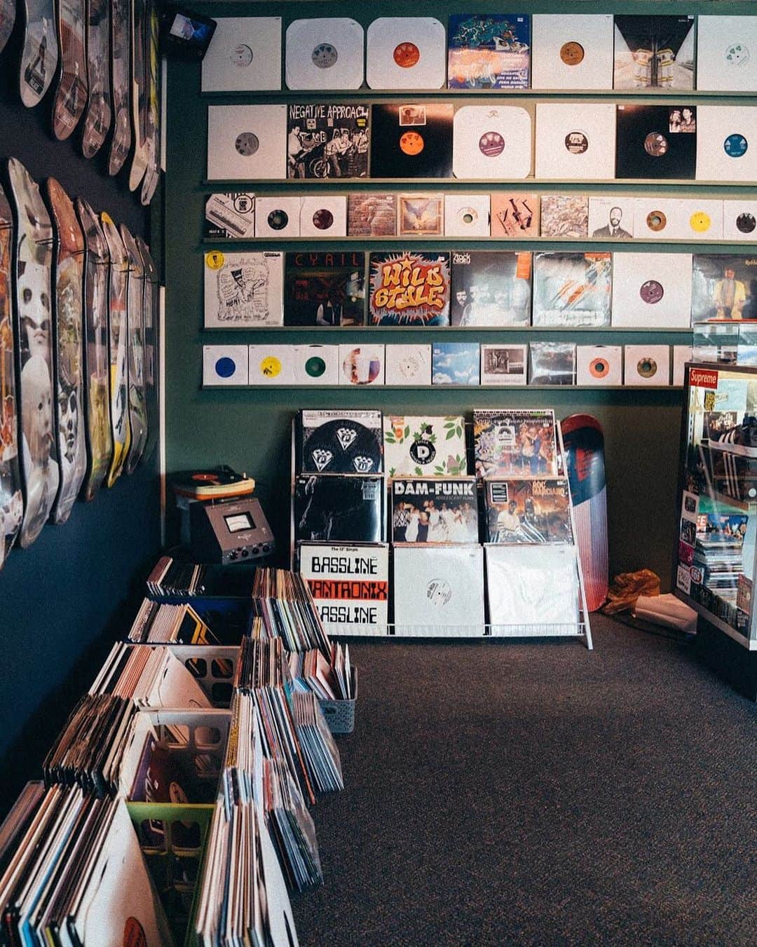 Red Bull Music Academyのインスタグラム：「Technical Equipment Supply ⠀⠀⠀⠀⠀⠀⠀⠀⠀ Based in the small town of Ypsilanti, some 35 miles west of Detroit, Technical Equipment Supply has become an unlikely destination for vinyl hunters. That's in no small part because its owner, Todd Osborn, runs an in-house label with releases by Aphex Twin, Madlib and Underground Resistance that can only be purchased in store. ⠀⠀⠀⠀⠀⠀⠀⠀⠀ #TechnicalEquipmentSupply #RecordStore #RecordShop #RecordCollector #VinylRecords #RBMA ⠀⠀⠀⠀⠀⠀⠀⠀⠀ 📷: @newyorkcityvibe」