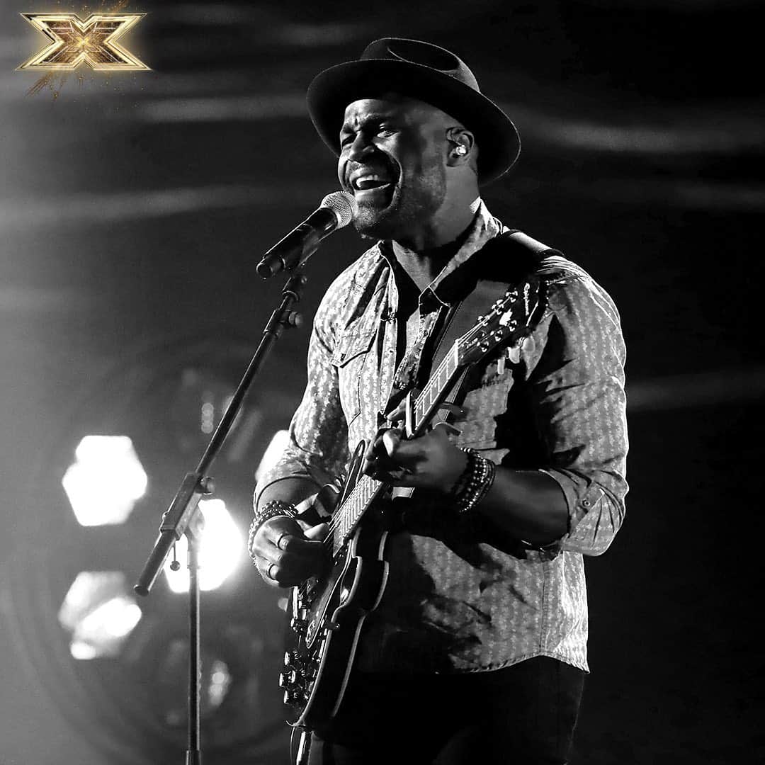 Xファクターさんのインスタグラム写真 - (XファクターInstagram)「Taking you back to 2017 when @kevindavywhite delivered an amazing vocal performance with his rendition of 'Smooth' by Santana.  #XFactor」8月28日 1時06分 - thexfactor