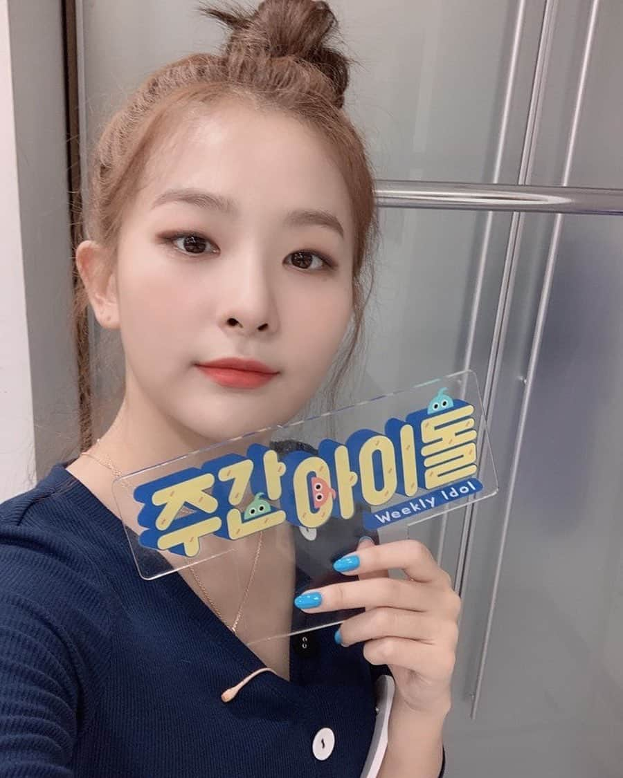 スルギさんのインスタグラム写真 - (スルギInstagram)「SEULGI - Weekly Idol Instagram Update #REDVELVET #레드벨벳 #SEULGI #슬기 #🐻」8月28日 1時23分 - kristiandawal29