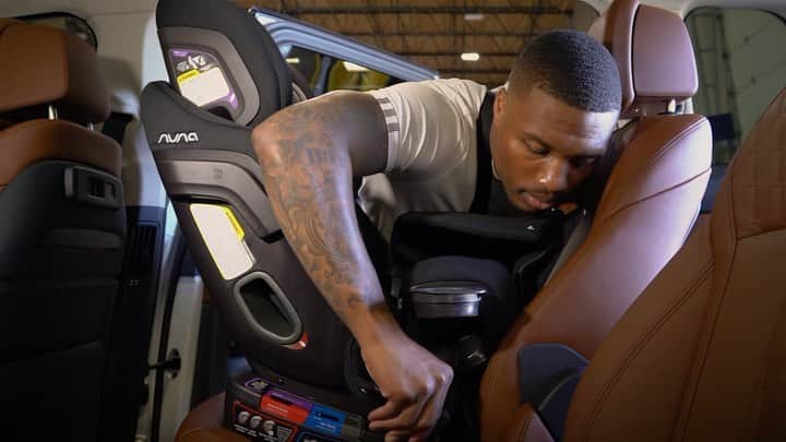 デイミアン・リラードのインスタグラム：「When I heard the best baby products company in the world @nuna_usa was located in the #RipCity area, I had to stop by and pick up some stuff for Dame Jr. They gave me an early version of their new EXEC™ car seat. 🔥🔥🔥 #myNuna」