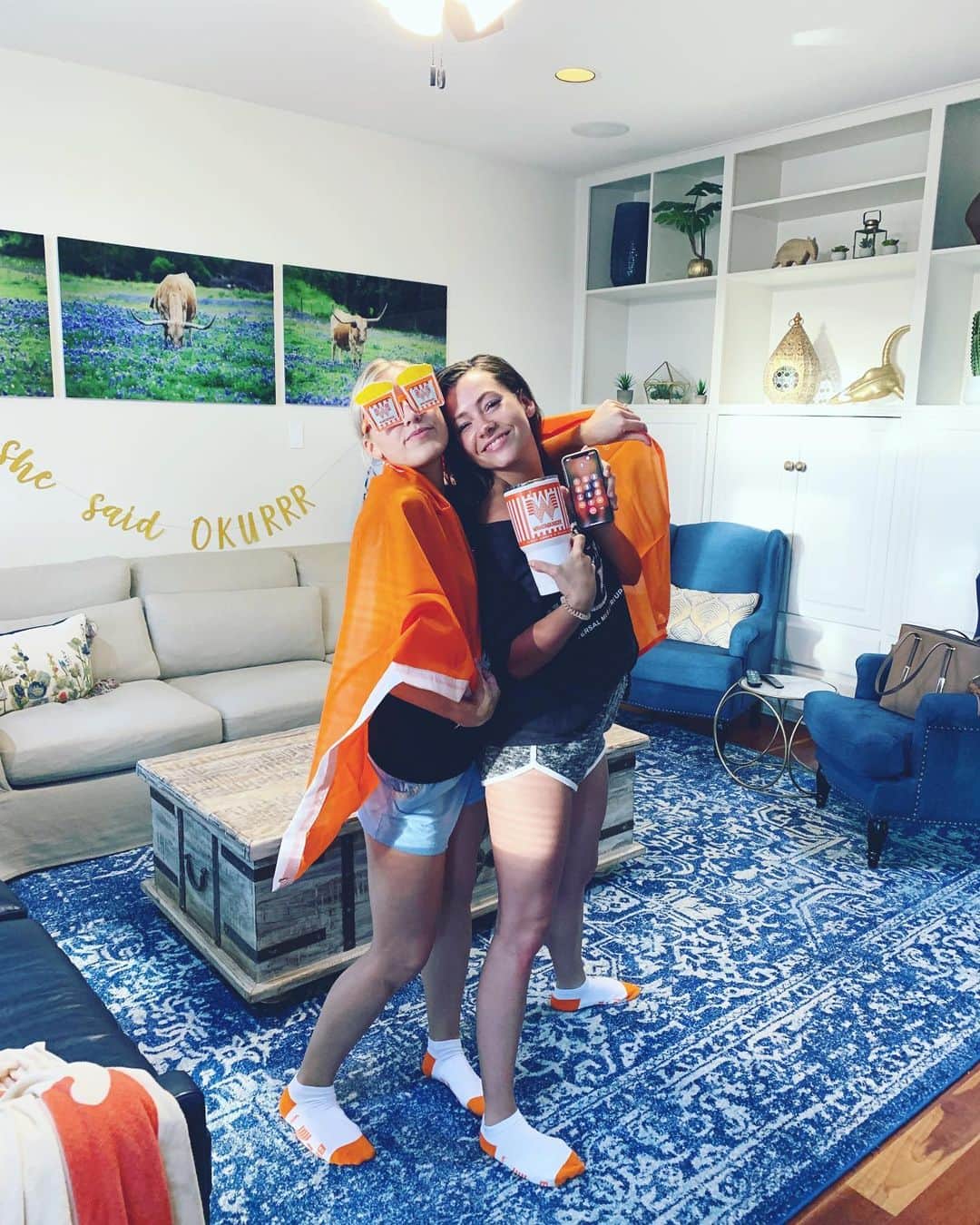 Maddie & Taeさんのインスタグラム写真 - (Maddie & TaeInstagram)「You can’t have a bachelorette party in Texas without @whataburger 😝🧡」8月28日 2時01分 - maddieandtae