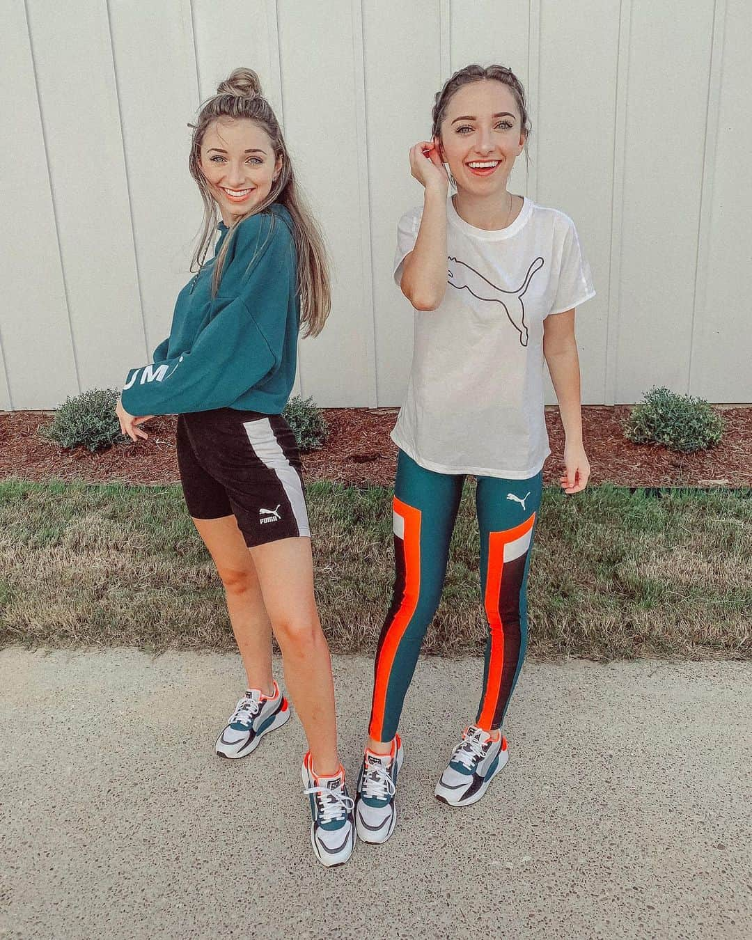 Brooklyn and Baileyさんのインスタグラム写真 - (Brooklyn and BaileyInstagram)「Retro style > everything else (ps. Outfits are from Dicks Sporting Goods!!) @pumawomen #ad」8月28日 2時03分 - brooklynandbailey