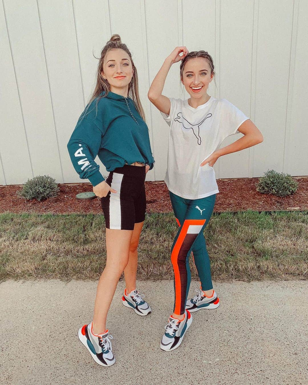 Brooklyn and Baileyさんのインスタグラム写真 - (Brooklyn and BaileyInstagram)「Retro style > everything else (ps. Outfits are from Dicks Sporting Goods!!) @pumawomen #ad」8月28日 2時03分 - brooklynandbailey