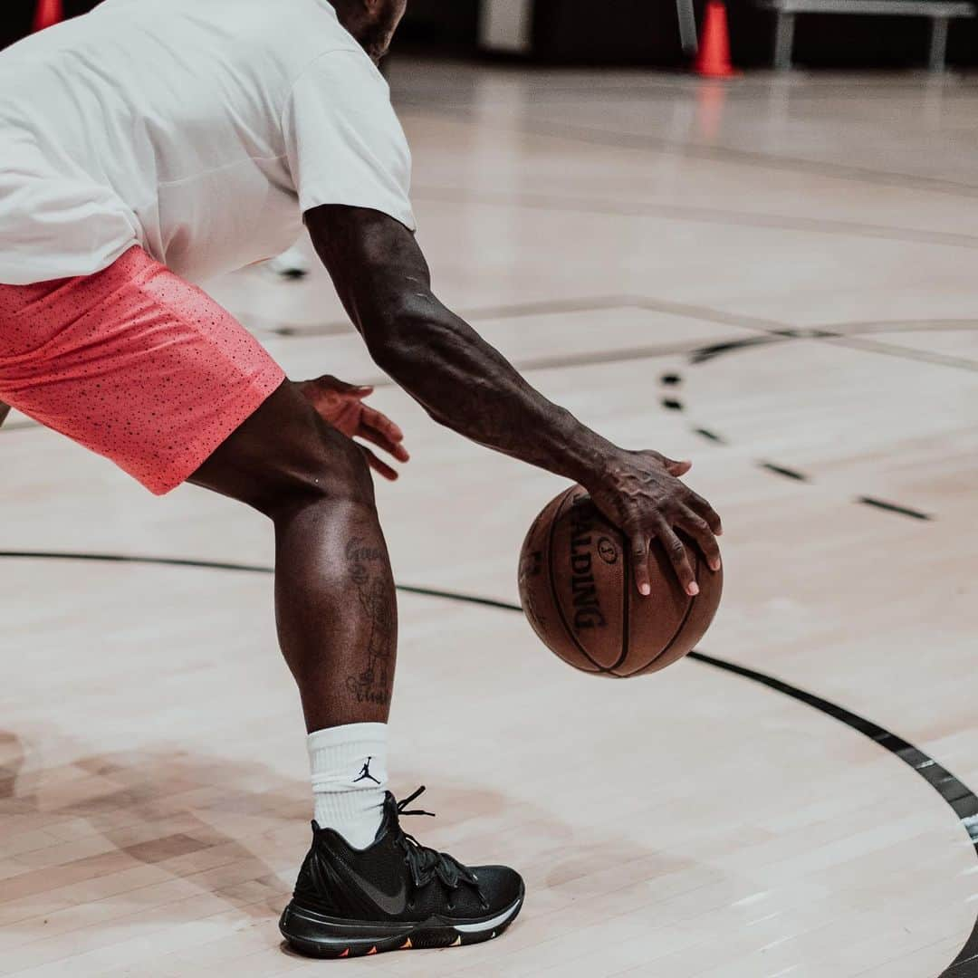 ネイト・ロビンソンさんのインスタグラム写真 - (ネイト・ロビンソンInstagram)「Had to pull up on my bro @chrishyppa in nyc just to workout lol 😂... it’s easy doing what you love ❤️ 🏀 #earnyakeeps #holdat  @mich_viljoen wit the flick」8月28日 2時16分 - naterobinson