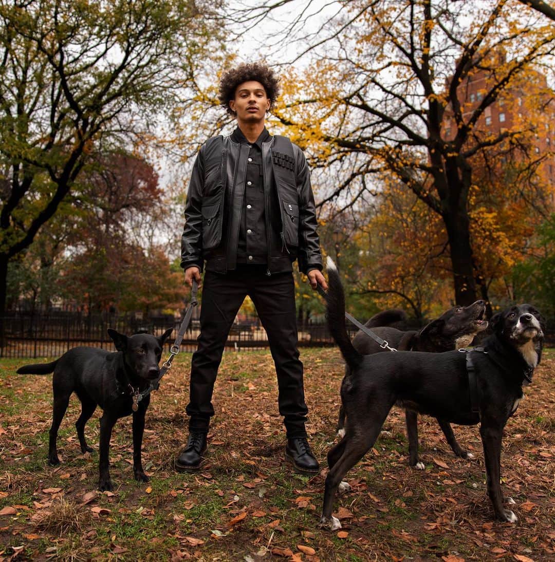 のインスタグラム：「Who let the dog’s out ! We celebrate our 20th year anniversary with our Autumn-Winter ‘19 collection which will be dropping online and in-store soon. We will be showcasing our AW19 campaign up to the drop.  #Wesc #superlativeconspiracy #Wescfall19 #wescfw19 #fall #winter #nyc #stockholm」