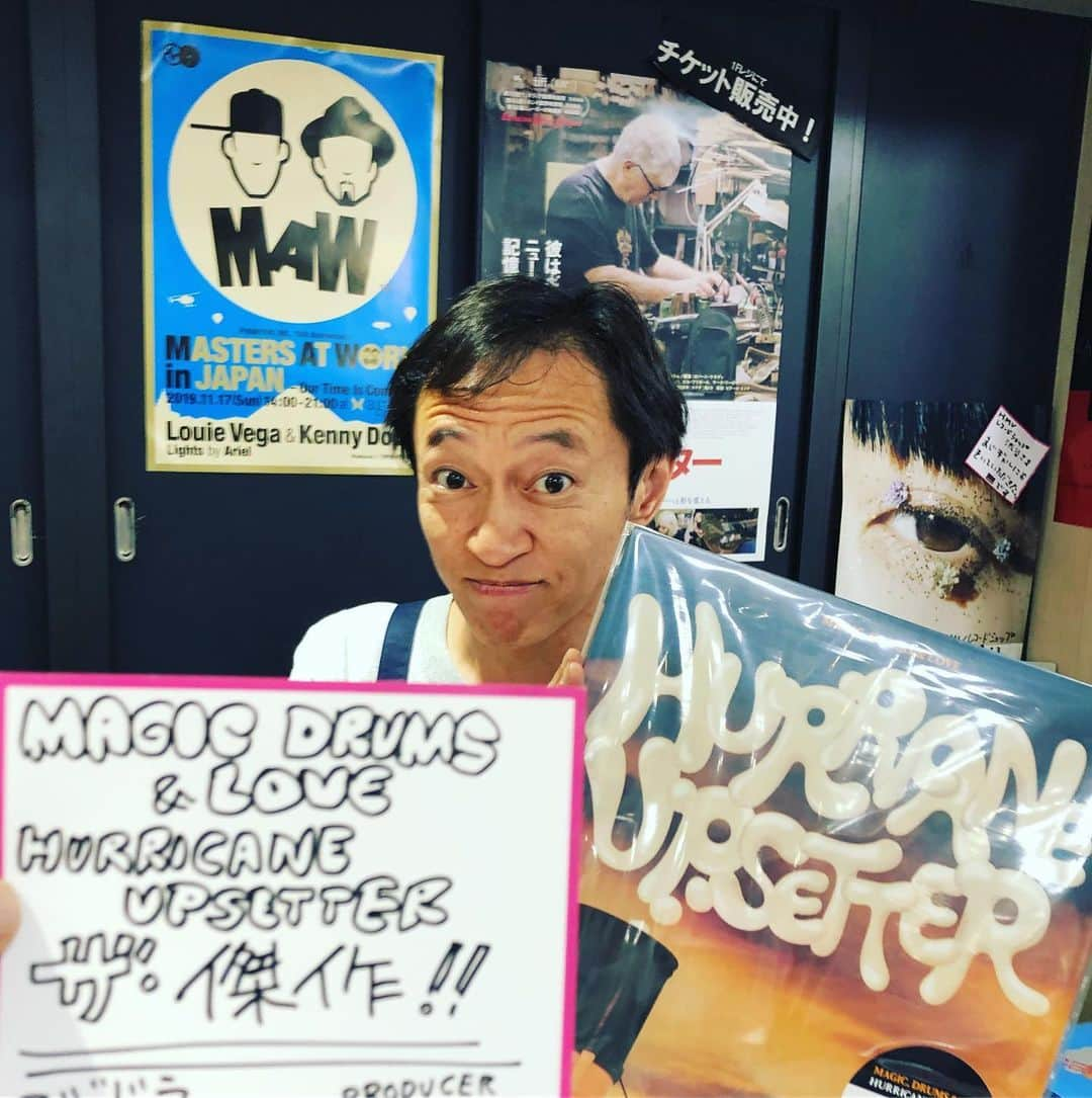 松田岳二さんのインスタグラム写真 - (松田岳二Instagram)「生涯で1万枚くらいのレコードを買って聴いてきた人間からしても、このアルバムはザ・傑作です。ミレニウムとハーパースとサジタリアス、あとビーチボーイズとスライのフレッシュとサバンナバンドがぐちゃぐちゃになってるよ」8月28日 3時03分 - cbsmgrfc