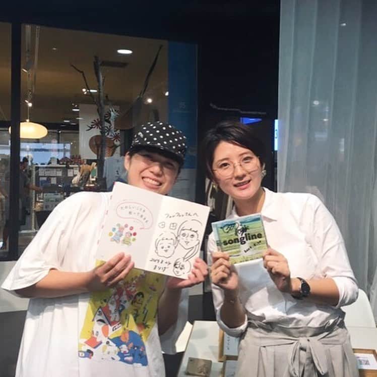 のインスタグラム：「20190824 まりげさんご夫婦に会えた！ずっと会いたかった！ #岡山八朗兵衛商店 #まりげ #たのしいことを拾って生きる。 #京都府舞鶴市 #舞鶴市」