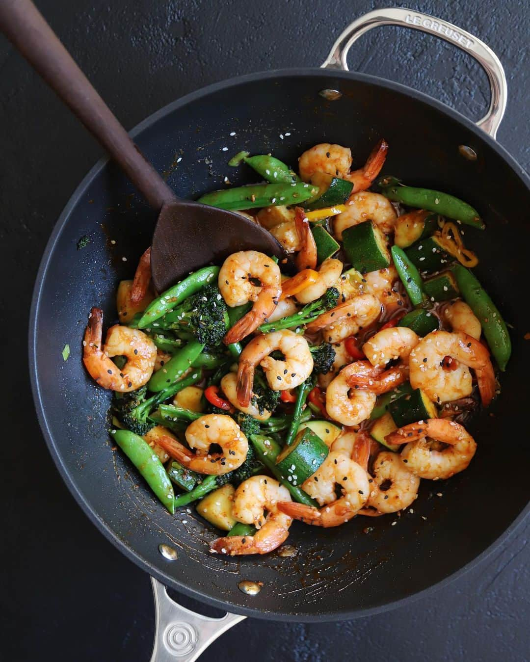 ティファニー・ティーセンさんのインスタグラム写真 - (ティファニー・ティーセンInstagram)「Head over to my IGTV to see my Shrimp Stir Fry recipe! A #delicious weeknight dinner that you can make in minutes. 🍤🥢#yum #simple #whatsfordinner」8月28日 3時25分 - tiffanithiessen