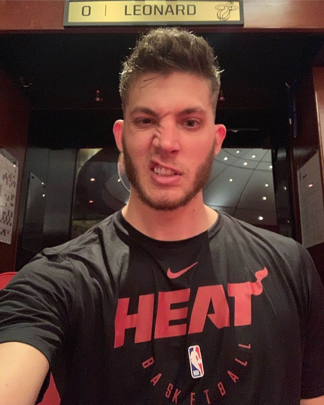 Miami HEATさんのインスタグラム写真 - (Miami HEATInstagram)「🔥🔥🔥 • #Repost @meyersleonard And so a new chapter begins...」8月28日 3時39分 - miamiheat