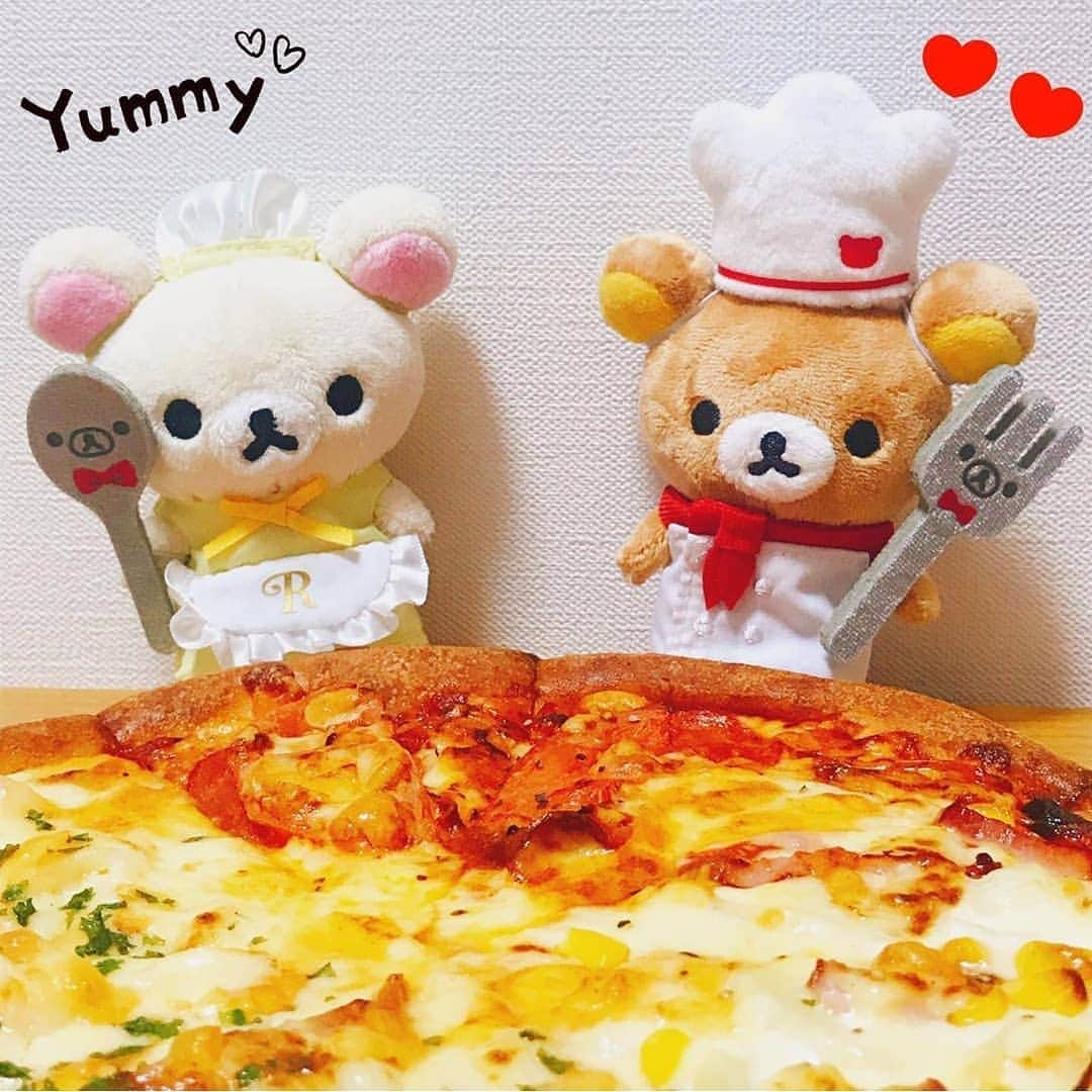 Rilakkuma US（リラックマ）さんのインスタグラム写真 - (Rilakkuma US（リラックマ）Instagram)「Any day is a great day for pizza! Even Rilakkuma and Korilakkuma can agree! Tag a friend who needs a slice today! . . . #rilakkumaus #Rilakkuma #sanx #pizza #plush #japantoy #リラックマ #サンエックス」8月28日 3時40分 - rilakkumaus