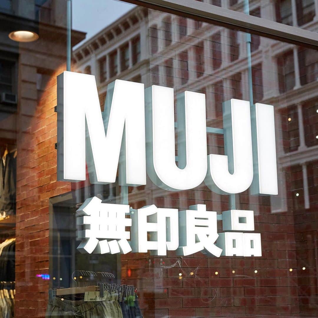 MUJI USAさんのインスタグラム写真 - (MUJI USAInstagram)「MUJI USA is excited to announce an addition to the neighborhood of SOHO. Alongside our first ever MUJI USA store to open in the U.S., the MUJI SOHO POP-UP will officially open on Friday, August 30. Featuring a What is MUJI? exhibition, explore the foundation and philosophy of MUJI, our products, and learn more about our initiatives globally. What's more, shop your favorite household essentials at the pop-up.  545 Broadway. 10am-8pm daily. Card payment only. #muji #mujiusa #soho #popup」8月28日 3時57分 - mujiusa
