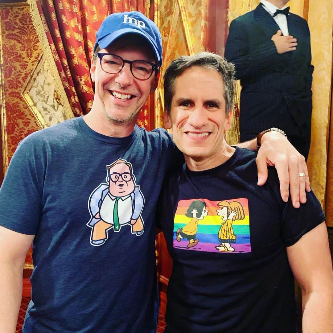 ショーン・ヘイズさんのインスタグラム写真 - (ショーン・ヘイズInstagram)「The one and only Seth Rudetsky here in the W&G house, playing a bit of an old nemesis for ‘Jack’ in this week’s episode taping.  #WillandGrace」8月28日 4時09分 - seanhayes