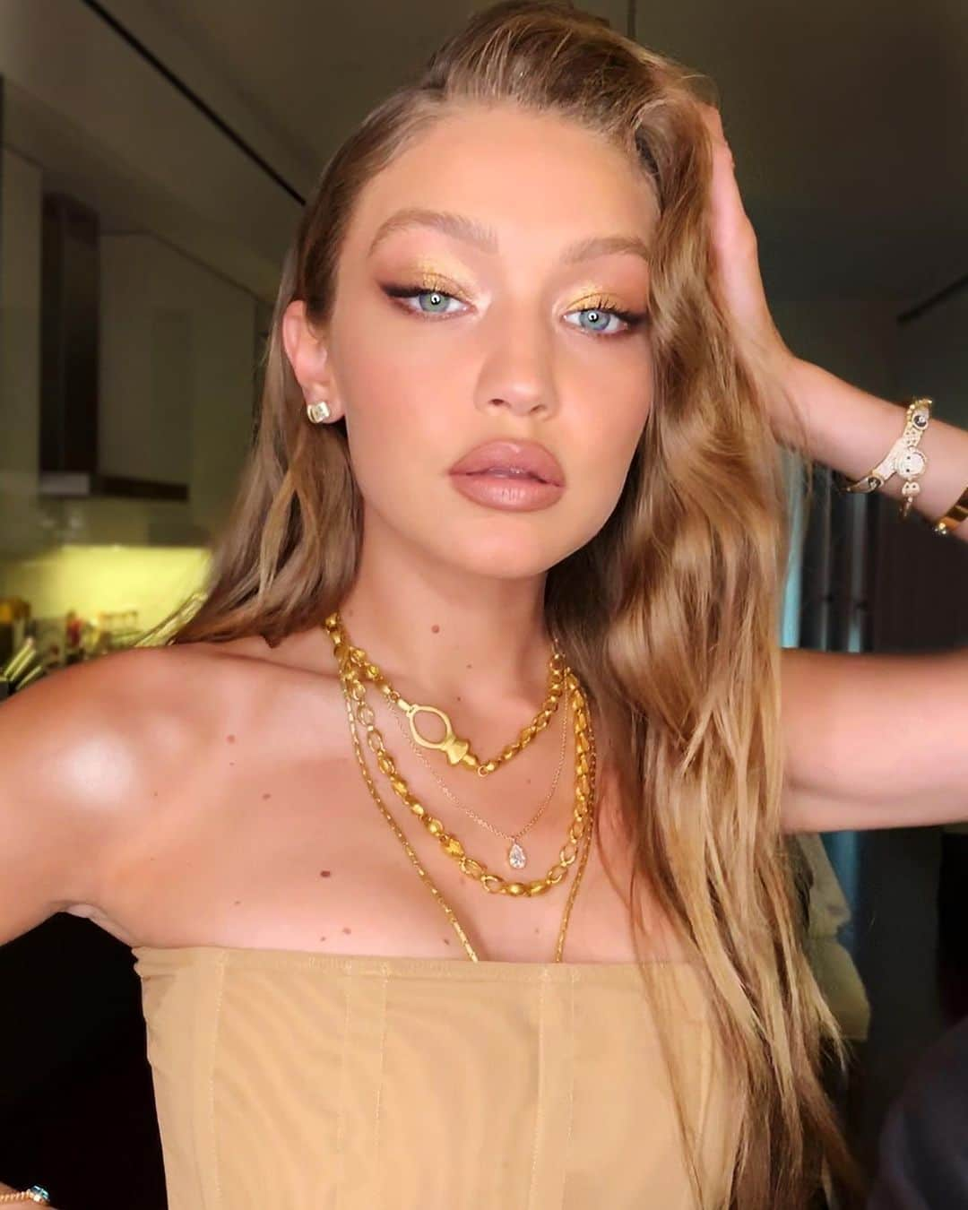 Carolina Gonzalezさんのインスタグラム写真 - (Carolina GonzalezInstagram)「✨GIGI✨ @gigihadid VMA’s 2019 @mtv @vmas #stylist @mimi #hair @daniellepriano #makeupCarolinaGonzalez #CGonzalezBeauty #GigiHadid」8月28日 4時28分 - cgonzalezbeauty