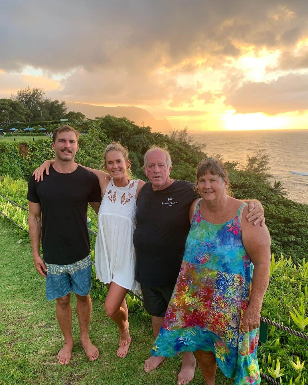 のインスタグラム：「Incredibly in awe and sooo grateful to celebrate my parents 40th wedding anniversary this last weekend!!! What an amazing feat✨✨✨ so inspired!!! Love you mom and dad!!!」
