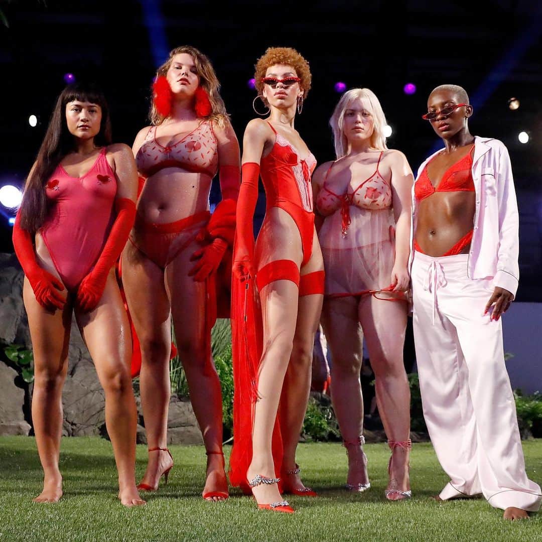 Fashion Weekのインスタグラム：「#NYFW, but make it @badgalriri. 🔥 We are so excited for the upcoming #SAVAGEXFENTYSHOW at @NYFW this September. We hear it's going to be the biggest, baddest one yet.」