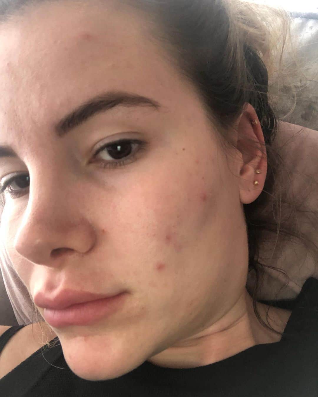 ジョージア・コウソウロウのインスタグラム：「Prob the most honest post I have ever done & prob the worst pics Iv ever posted .. I don’t even know how to open up fully  as I have got so good at hiding my emotions but I’ll try.. Being apart of sink or swim has honestly taught me so much & im so thankful for the opportunity, I want to thank my team & the production team @twofourgroup & @channel4 who were AMAZING ❤️ I feel like Iv been on a lIttle journey ..it just all got abit to much.. this was my first time in 5 years I realised I needed some Down time! The pressure of this massive challenge brought up so many emotions & so much anxiety that I hid and never dealt with over the last few years .. I don’t know why but it did . I was determined to not give up and trained for 5/6 weeks as I really didn’t want to let anyone down.. my team , the production & the fact it’s for @su2cuk  Every day i would find myself crying , comfort eating & I just didn’t want to leave the house.. all I wanted to do was stay at home with monkey. I kept trying to be positive and happy but I literally couldn’t . honestly looking back now , I don’t even know who I was .. I was in denial thinking I was ok when I wasn’t! 🤦🏼‍♀️ sometimes you have to be honest with yourself & sometimes you have to put yourself first even if it’s scary!.. now I am so glad I did as I’m in such a clearer mind space .. my thinking is so different & im now speaking to my beautiful Counciller weekly!  My advice to anyone is .. you can fake a smile for only so long but BE HONEST with yourself & please talk about your feelings .. don’t bottle them up & wait untill you burst ! It’s ok to admit your not ok .we are all human and all go through things in life ❤️ ❤️ Thank you to my @tommy_mallet & My family for being there . I’m so grateful .」