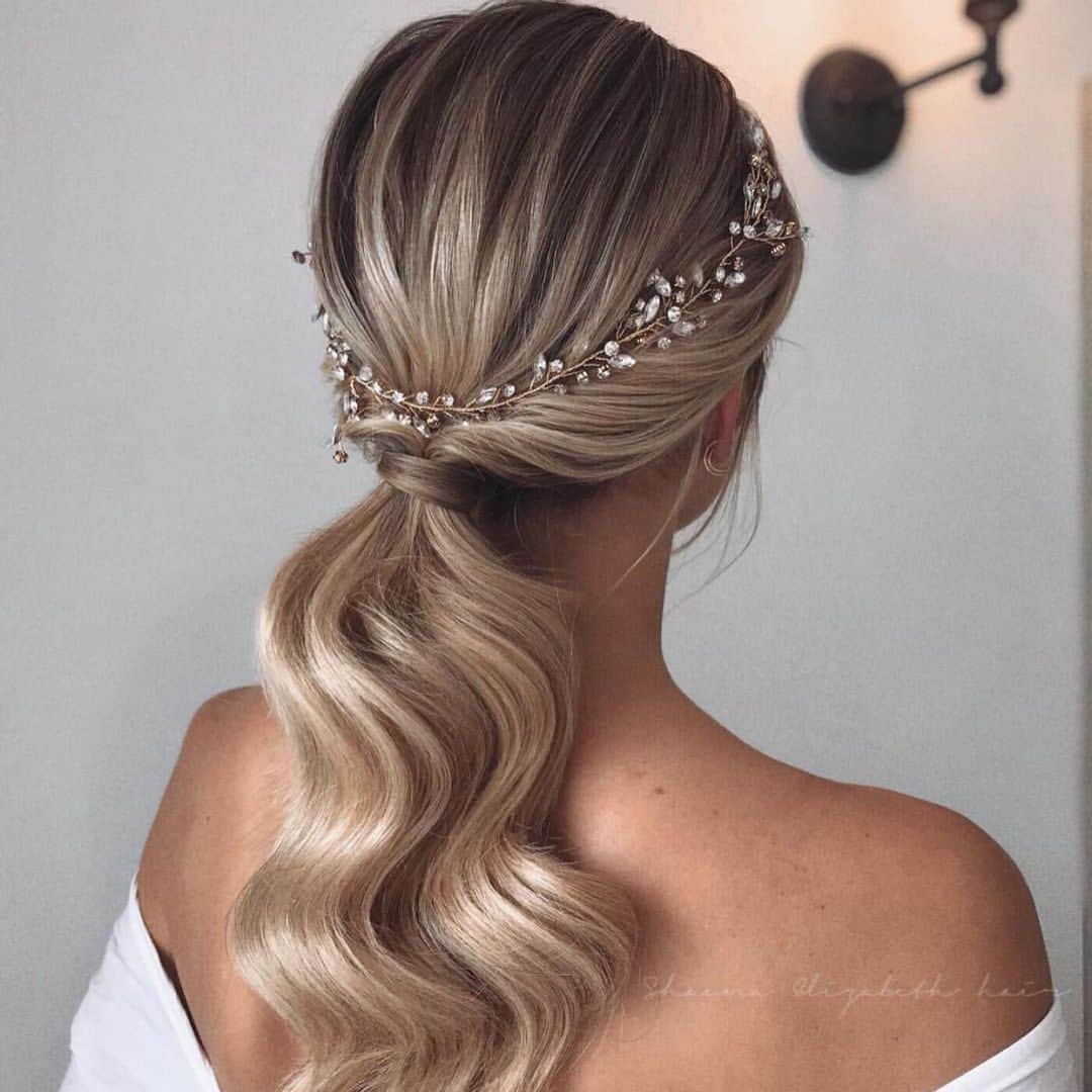 のインスタグラム：「the most spectacular bridal styles by @shaunaelizabethhair... so much perfection 🤩🙌🏽👏🏼」