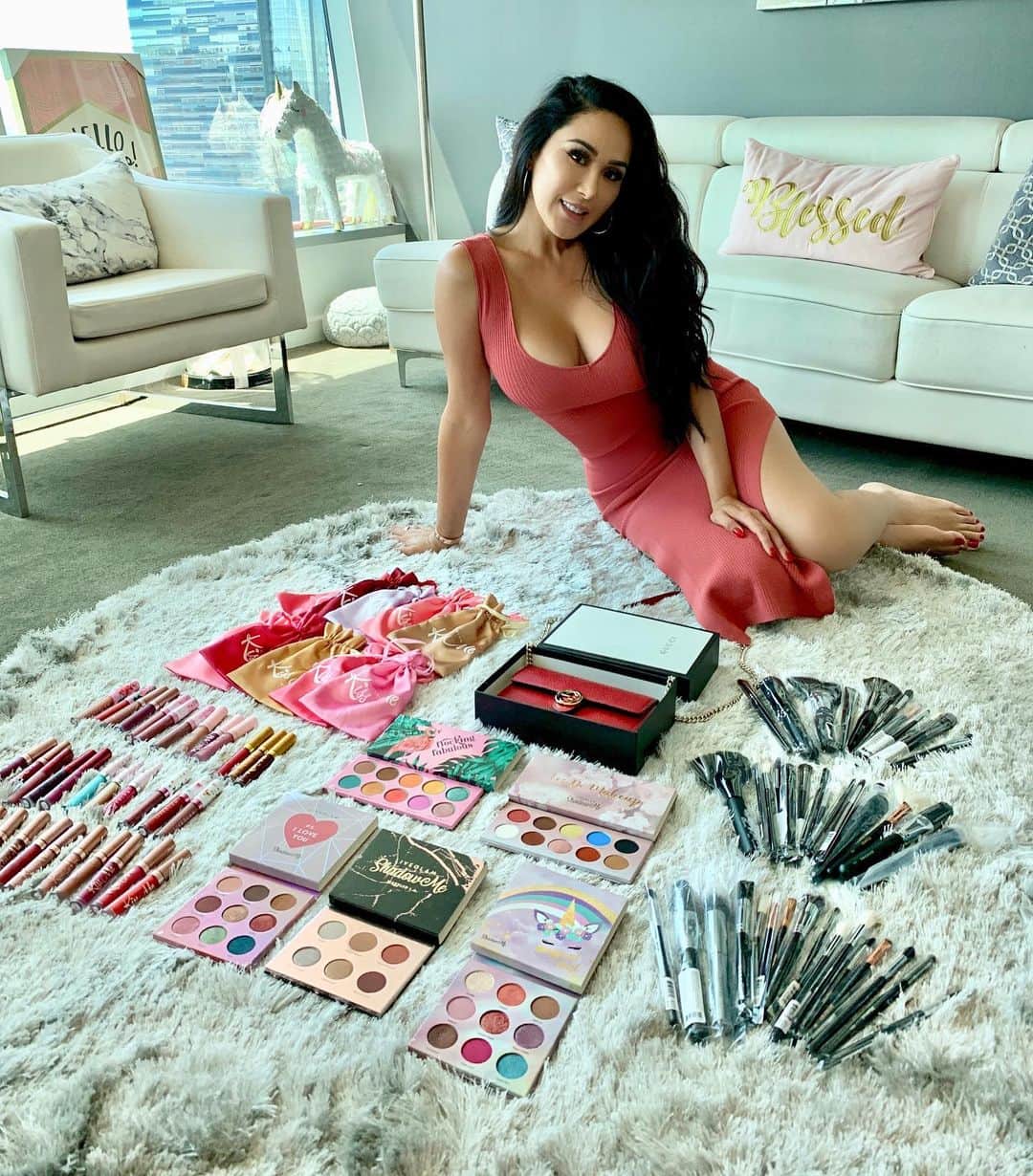 laurag_143のインスタグラム：「Another Glam Giveaway for all you  KA-UTIES 👜💄 This time around @dhar.mann and I will be giving away a year supply of @Liveglam.co goodies and a Gucci bag 😱 Head over to @liveglam.co to find out how to enter📝 and don’t forget to LIKE & tag some friend below for additional entries! Good luck 💋」