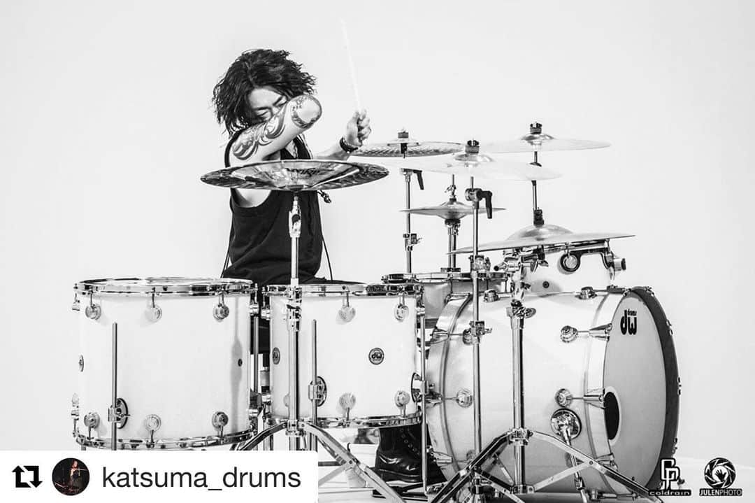 Julen Esteban-Pretelのインスタグラム：「#Repost @katsuma_drums with @get_repost ・・・ LOVE MUSICでの「THE SIDE EFFECTS」MV最速公開見た？？ フルサイズの公開は待っててね。  ってか明日フラゲ日だからな！！！ ワクワクする！！！ photo by @julenphoto」