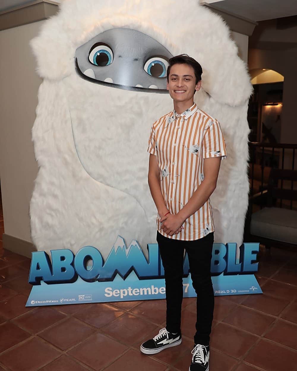 テンジン・ノーゲイ・トレイナーのインスタグラム：「One month! Abominable comes out September 27!! #abominablemovie」